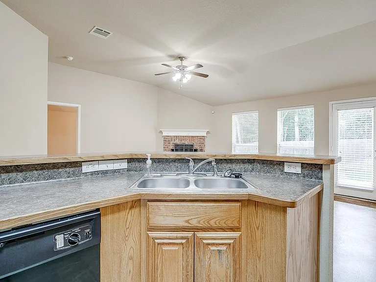 2230 Cancun Dr — Photo 11