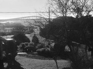 38 Alanson Ln, Hampton Bays, NY 11946