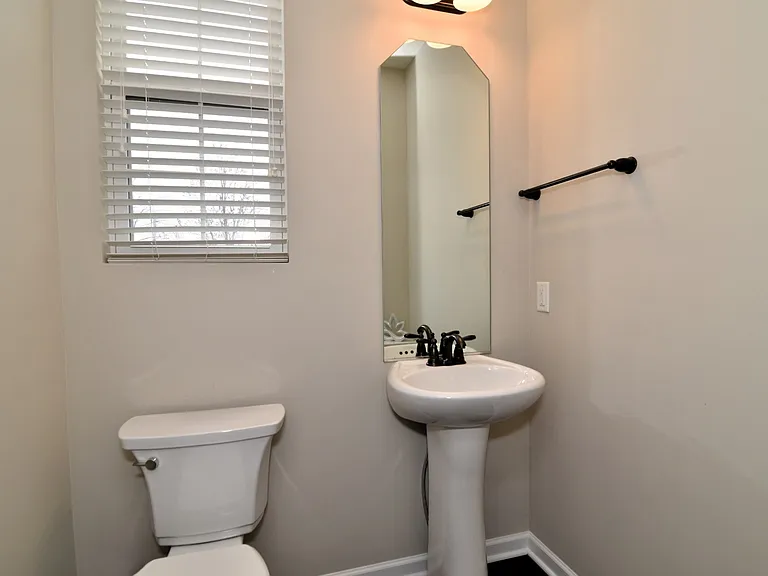 6470 Park Pointe Ct — Photo 22