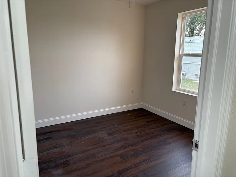 1702 W Granfield Ave — Photo 5