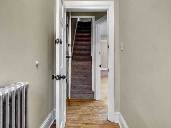 3rd image of 606 N Pershing Ave