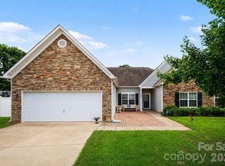 6900 Daisy Bee Ct, Charlotte, NC 28216