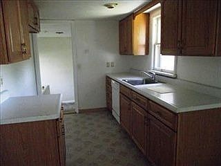 5th image of 142 Parkway Dr