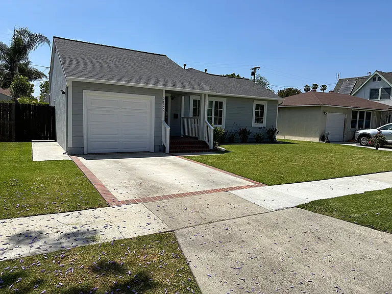 2125 Fidler Ave — Photo 1