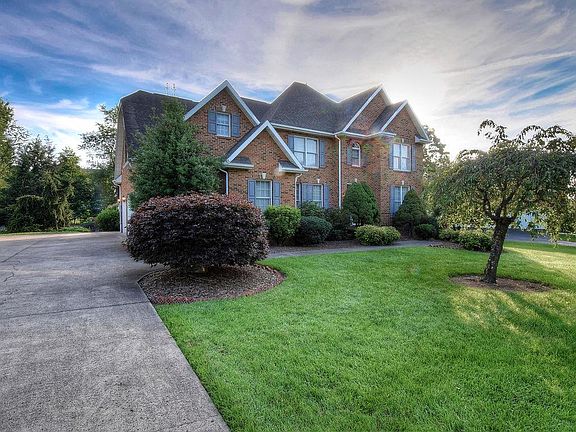 4th image of 3423 Berkshire Cir