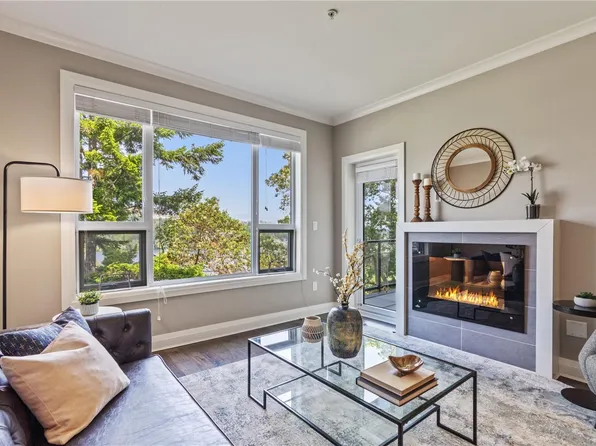 1145 Sikorsky Rd #101, Langford, BC V9B 0M8