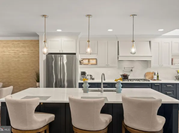 6258 Masefield Ct, Alexandria, VA 22304
