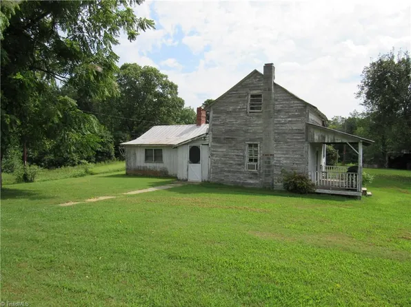1435 Mountain View Rd, King, NC 27021