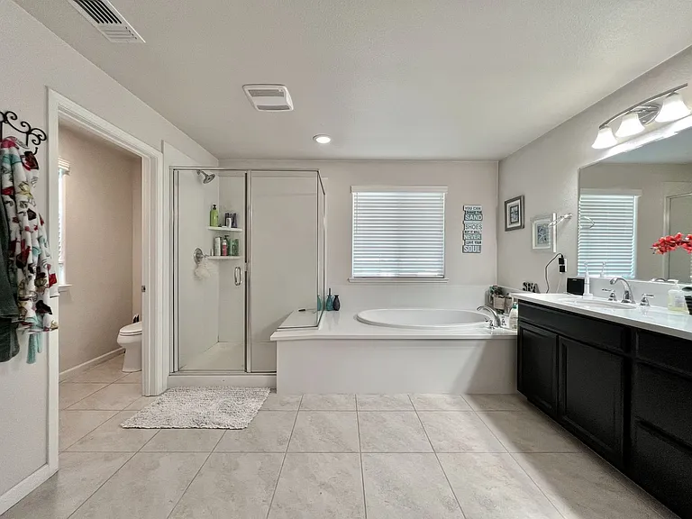264 Blenheim Ct — Photo 12