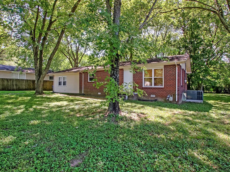 1st image of 103 Green Meadow Dr
