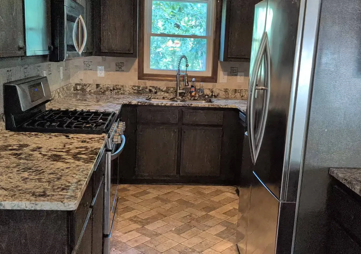 3 bed, 1428 sqft, $2,350 — Photo 4