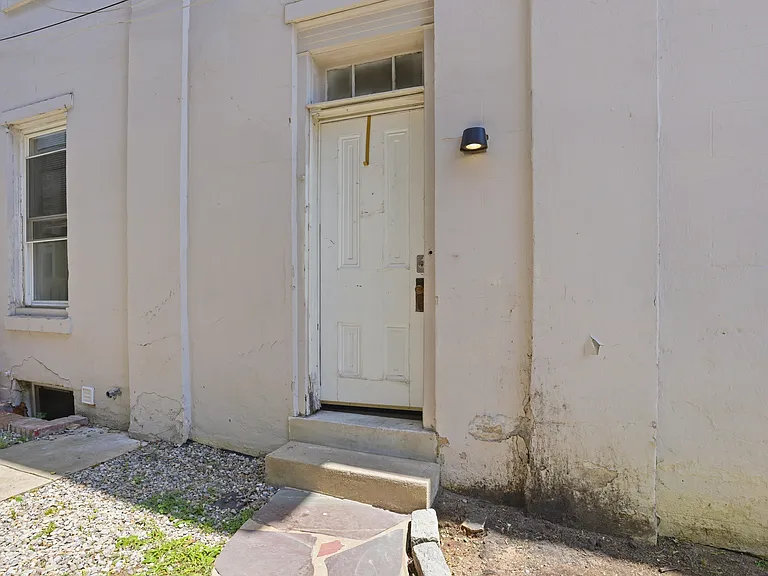 307 Kings Hwy E #1 — Photo 11