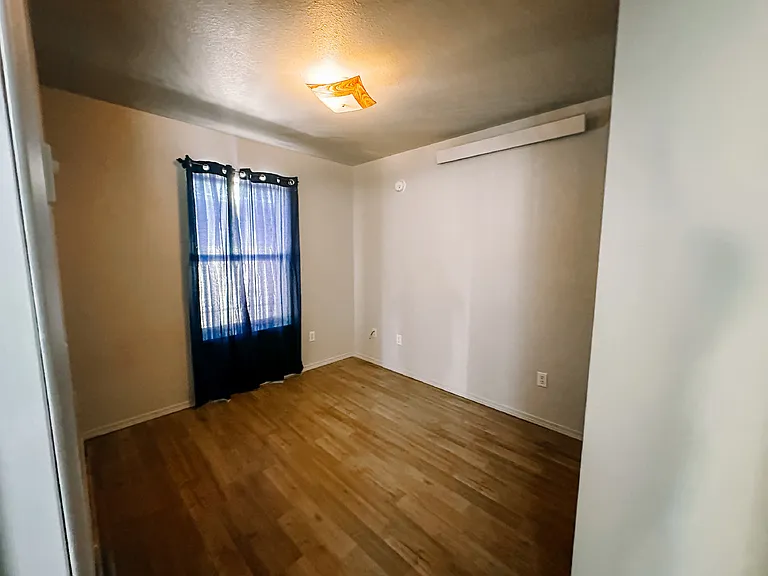 835 E Glendale St — Photo 10