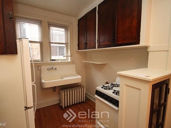 3rd image of 4227 N Paulina St APT 3W