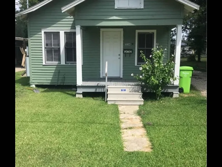 236 Blanchard St — Photo 1