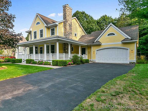 2nd image of 77304 Summers Gate Cir