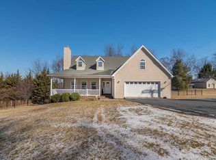1319 Red Top Orchard Rd, Waynesboro, VA 22980