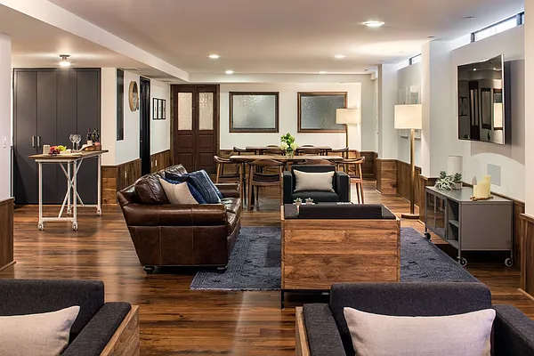 Rented by Domain Companies | media 21