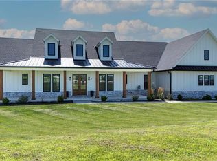 2 SE Woodview Dr, Saint Joseph, MO 64507