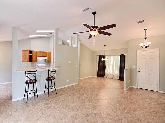 2nd image of 682 Lawson St