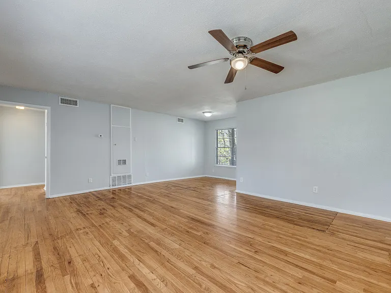 7 Pershing Dr #A — Photo 9