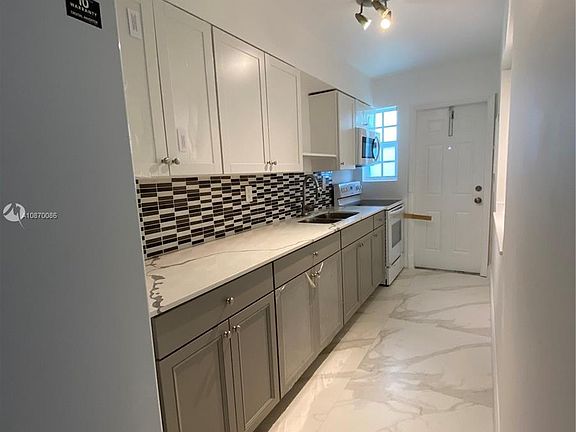 2nd image of 1471 NE 170th St APT 216A