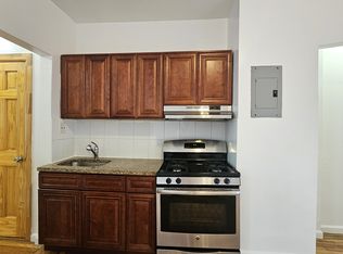 2528 42nd St APT 1, Astoria, NY 11103
