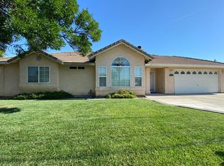 663 E Alameda St, Manteca, CA 95336