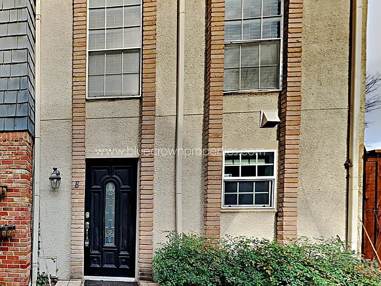 3627 Dickason Ave #E — Photo 2