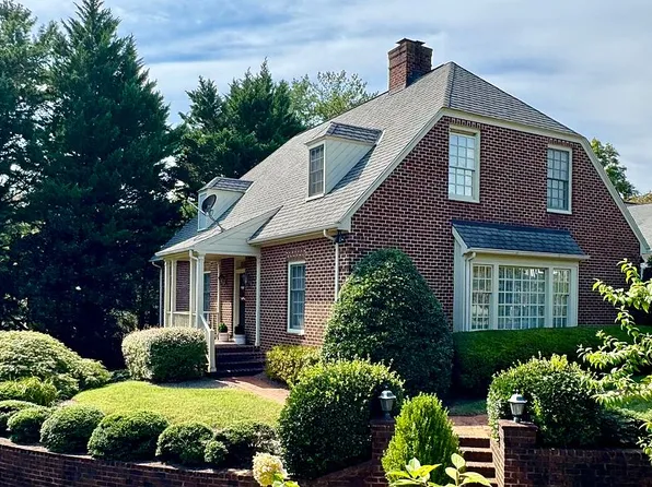 1135 Marion Dr, Charlottesville, VA 22903