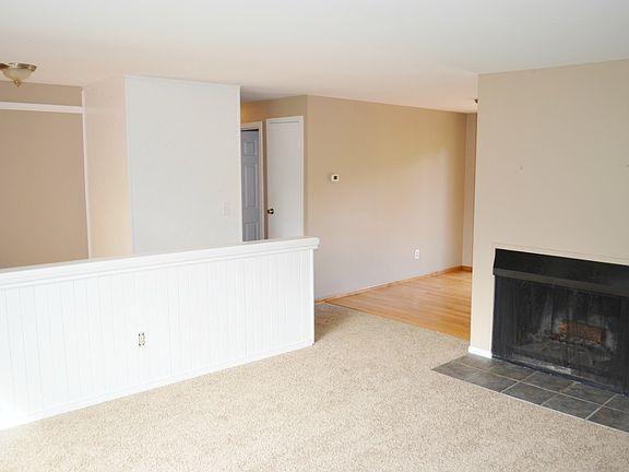 4th image of 3038 NE 204th St