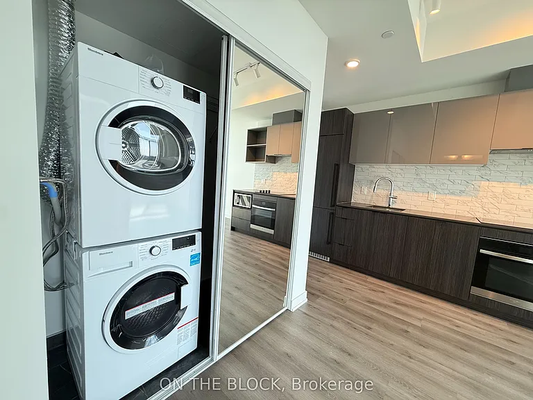 252 Church St #Penthouse 17 — Photo 4