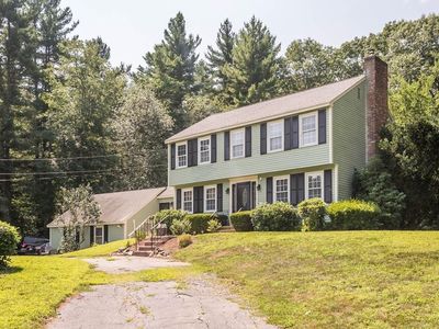 141 Saw Mill Dr, Dracut, MA, 01826