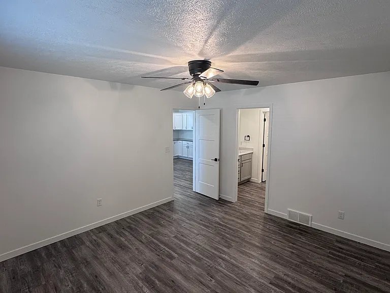 202 E Plum St #1 — Photo 8