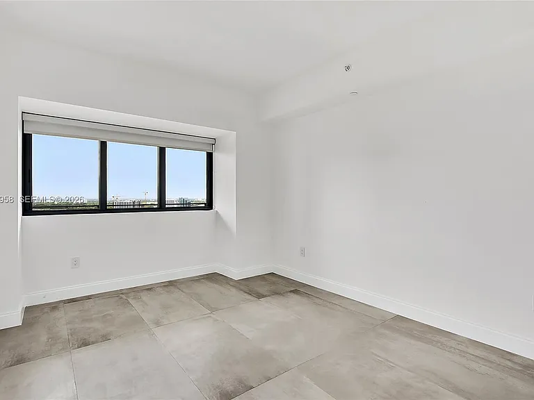 650 NE 32nd St #1903 — Photo 6