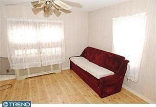 3rd image of 1036 Drexel Ave