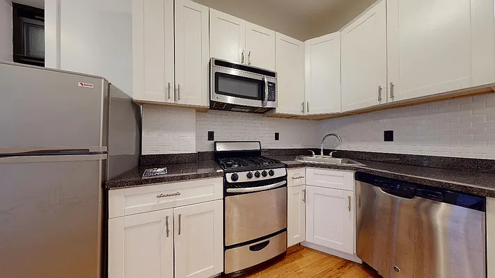 Rented by Bond New York | media 20