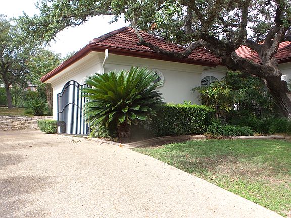 4th image of 19 Eton Green Cir