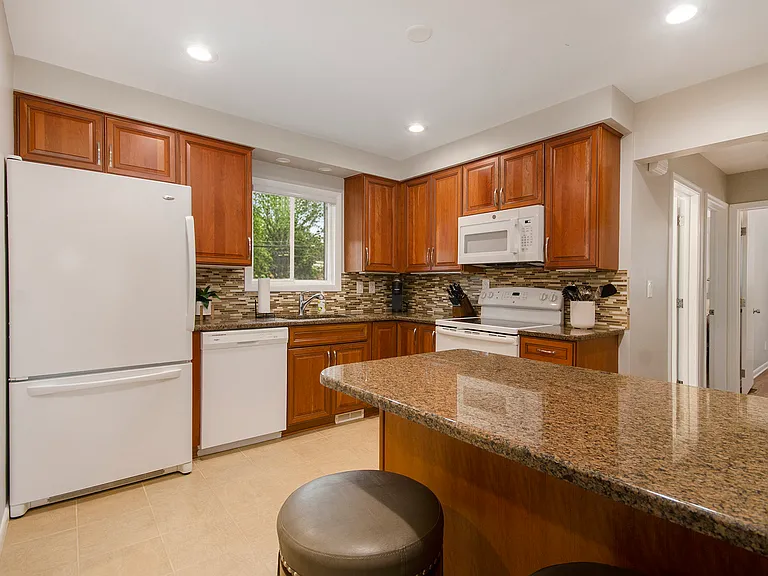 3022 Elmhurst Ave — Photo 12