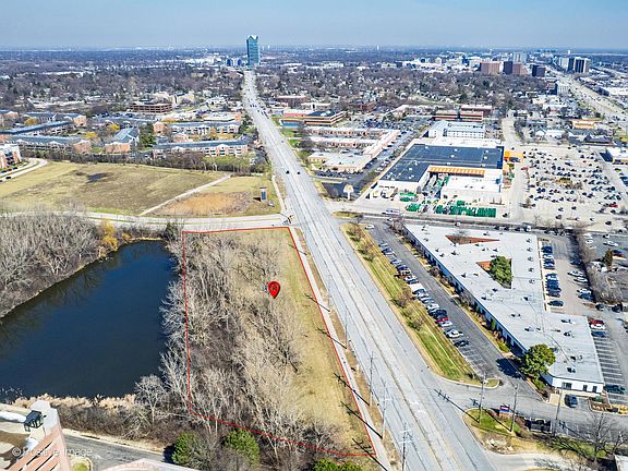 2nd image of 1S678 Oakbrook Lake Oak Brk