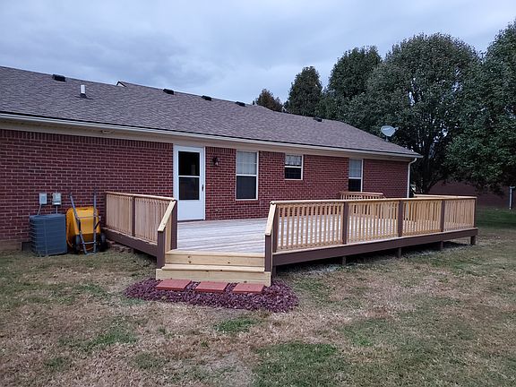 Very sturdily built deck