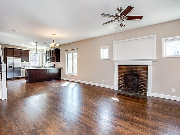3rd image of 2058 N Vine St