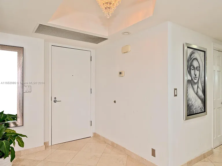 1000 Island Blvd #2702 — Photo 6