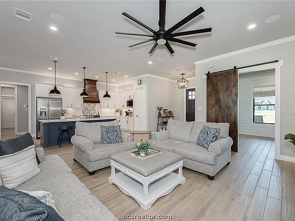 5th image of 4095 Golden Eagle Dr