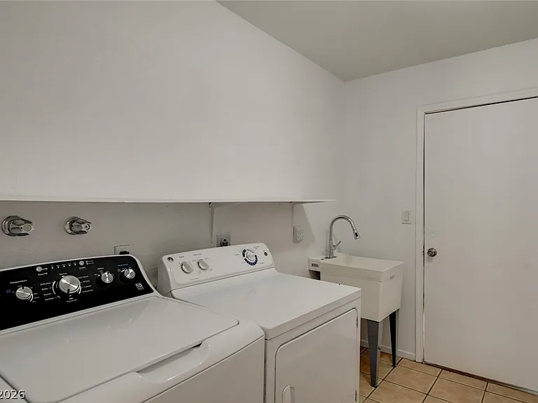 804 Glen Abbey Cir — Photo 54