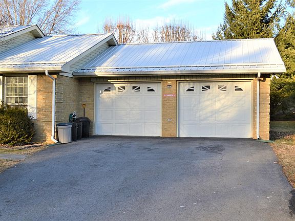 5th image of 421 Blackbird Way