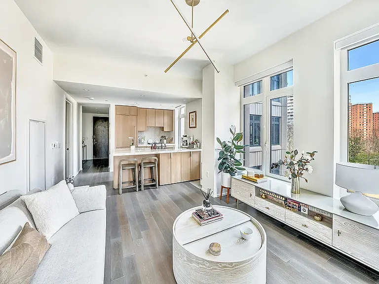 543 W 122nd St #3D — Photo 4