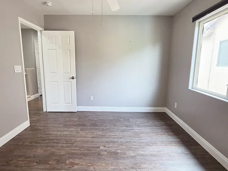 9946 Burton Lake Ct — Photo 26