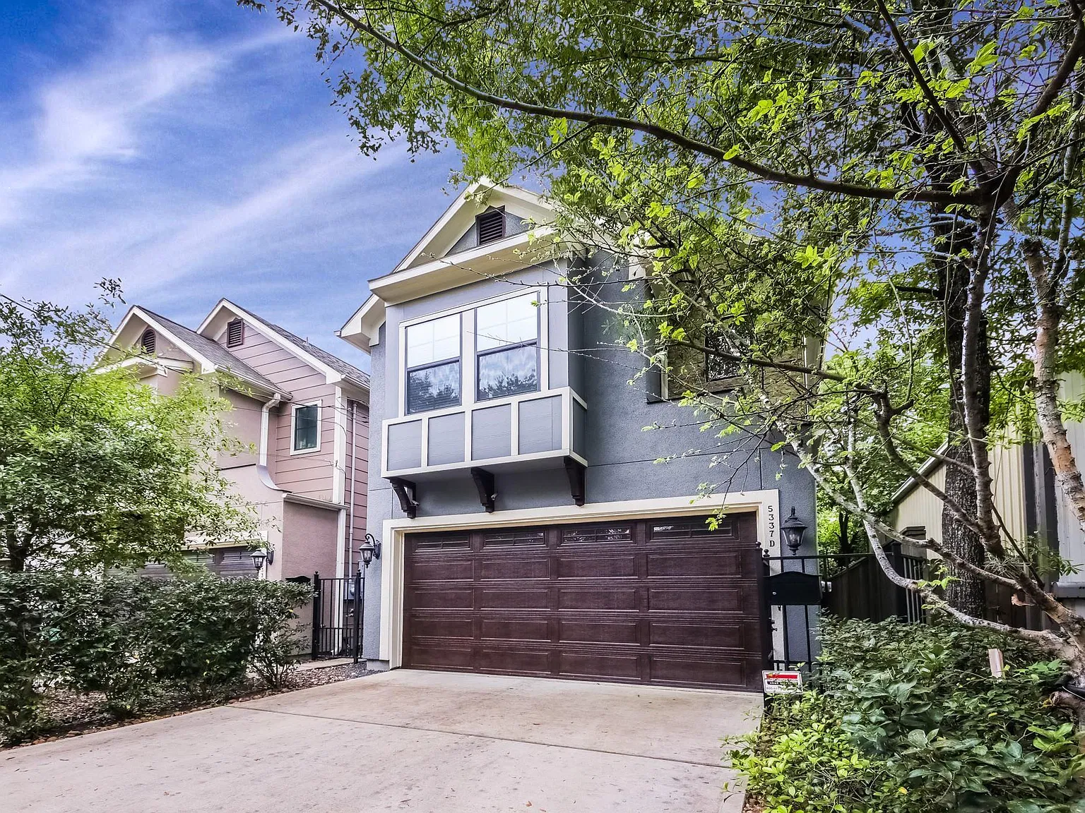 3 bed, 2.5 bath, 2116 sqft, $3,300 — Photo 2