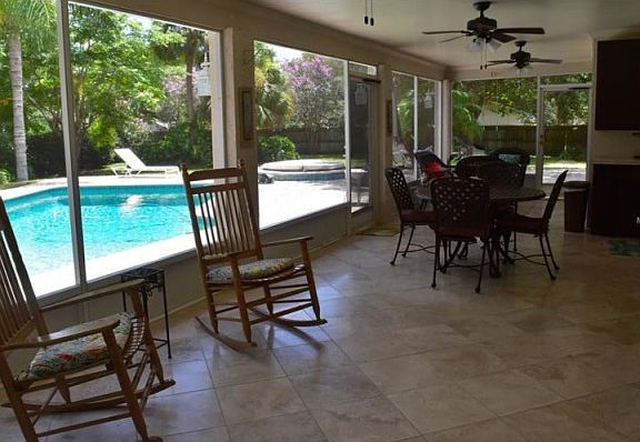 3rd image of 1531 Suzanne Way